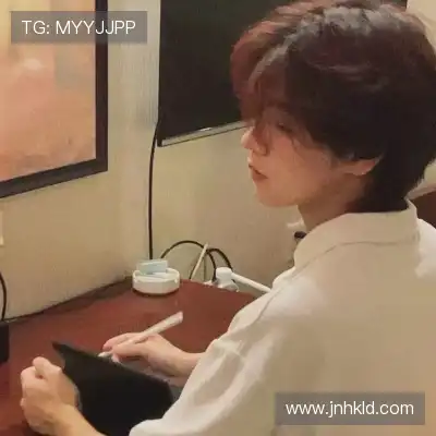 薄发华